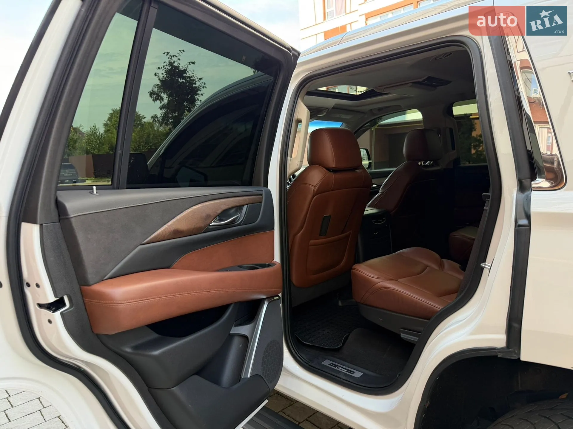 2016 Cadillac Escalade - мініатюра 47