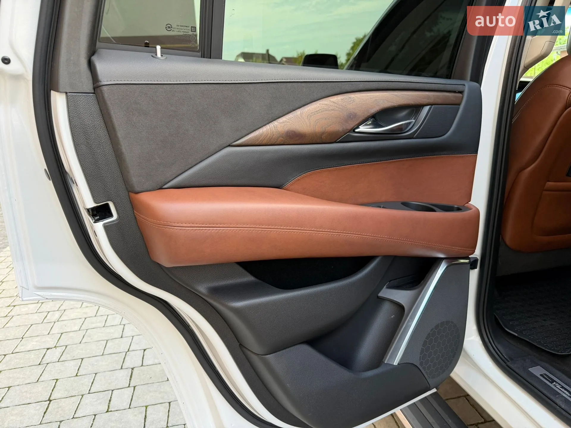 2016 Cadillac Escalade - мініатюра 48