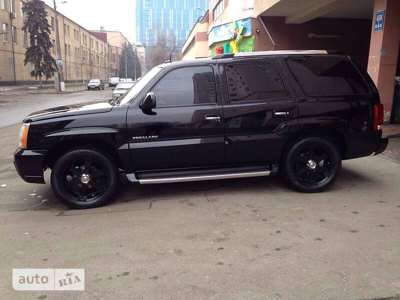 Внедорожник / Кроссовер Cadillac Escalade 2004 в Киеве