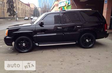 Внедорожник / Кроссовер Cadillac Escalade 2004 в 
