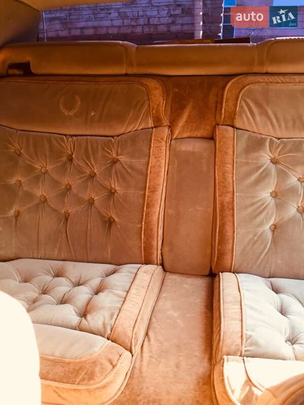 Седан Cadillac Fleetwood 1990 в Ровно