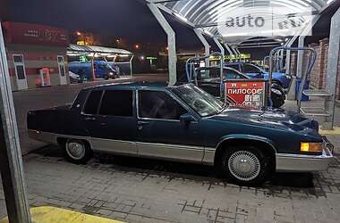 Седан Cadillac Fleetwood 1990 в Ровно