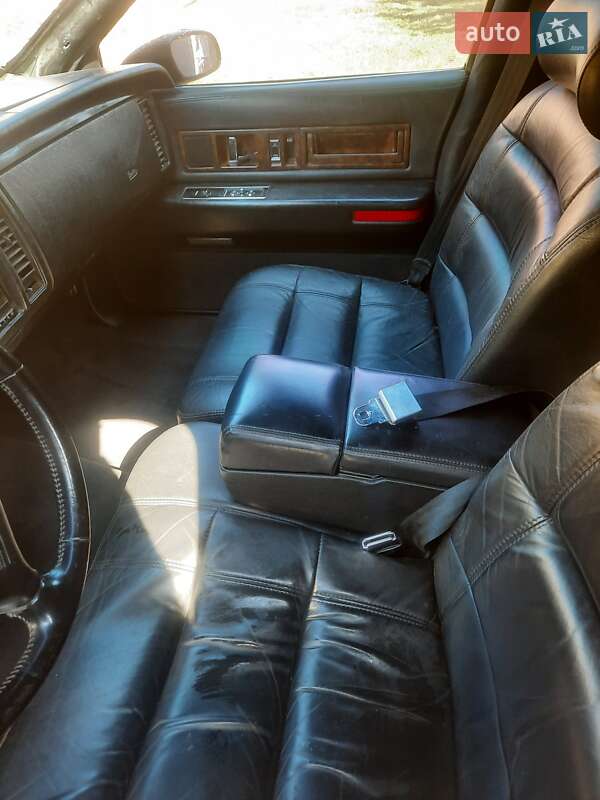 Лимузин Cadillac Fleetwood 1994 в Киеве