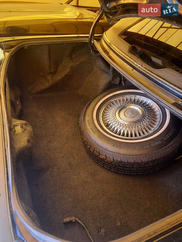 Лимузин Cadillac Fleetwood 1994 в Киеве