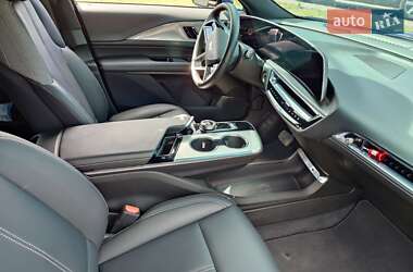 Фастбэк Cadillac Lyriq 2023 в 