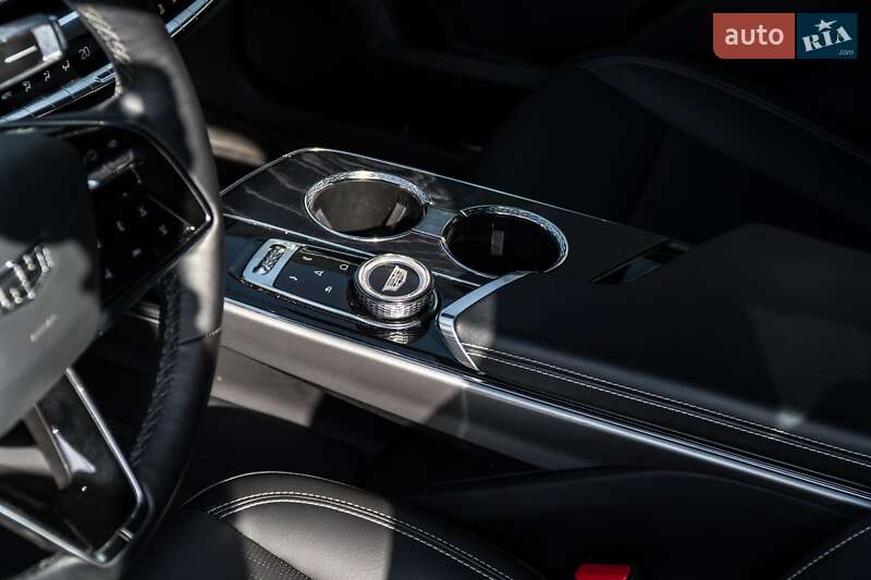 Внедорожник / Кроссовер Cadillac Lyriq 2022 в Ужгороде фото 27 Внедорожник / Кроссовер Cadillac Lyriq 2022 в Ужгороде