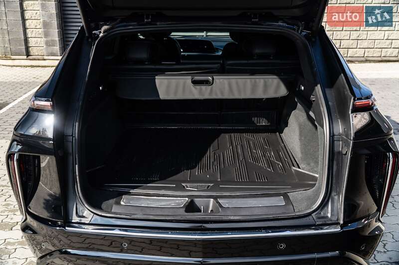 Внедорожник / Кроссовер Cadillac Lyriq 2022 в Ужгороде фото 33 Внедорожник / Кроссовер Cadillac Lyriq 2022 в Ужгороде