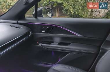 Внедорожник / Кроссовер Cadillac Lyriq 2024 в 
