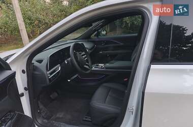 Внедорожник / Кроссовер Cadillac Lyriq 2024 в 