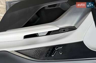 Внедорожник / Кроссовер Cadillac Lyriq 2022 в 