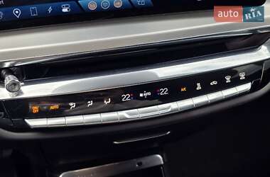 Внедорожник / Кроссовер Cadillac Lyriq 2024 в 