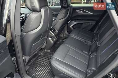 Внедорожник / Кроссовер Cadillac Lyriq 2024 в 