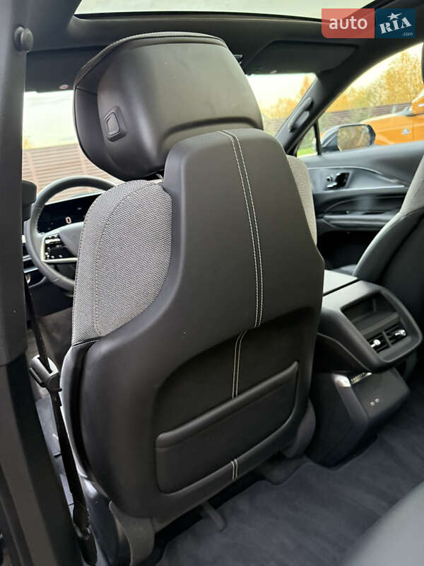 Позашляховик / Кросовер Cadillac Lyriq 2023 в Володимирі фото 25 Позашляховик / Кросовер Cadillac Lyriq 2023 в Володимирі