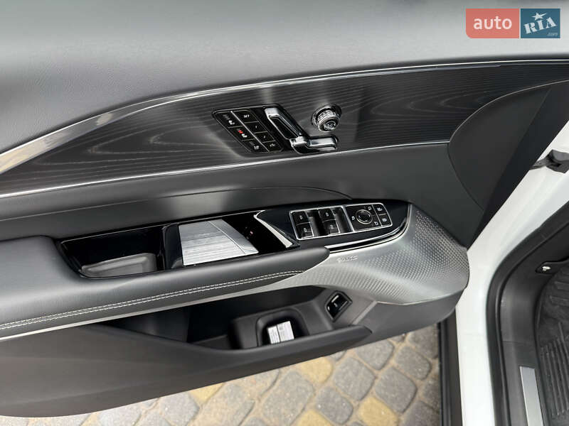 Лифтбек Cadillac Lyriq 2024 в Львове