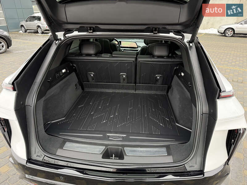 Лифтбек Cadillac Lyriq 2024 в Львове