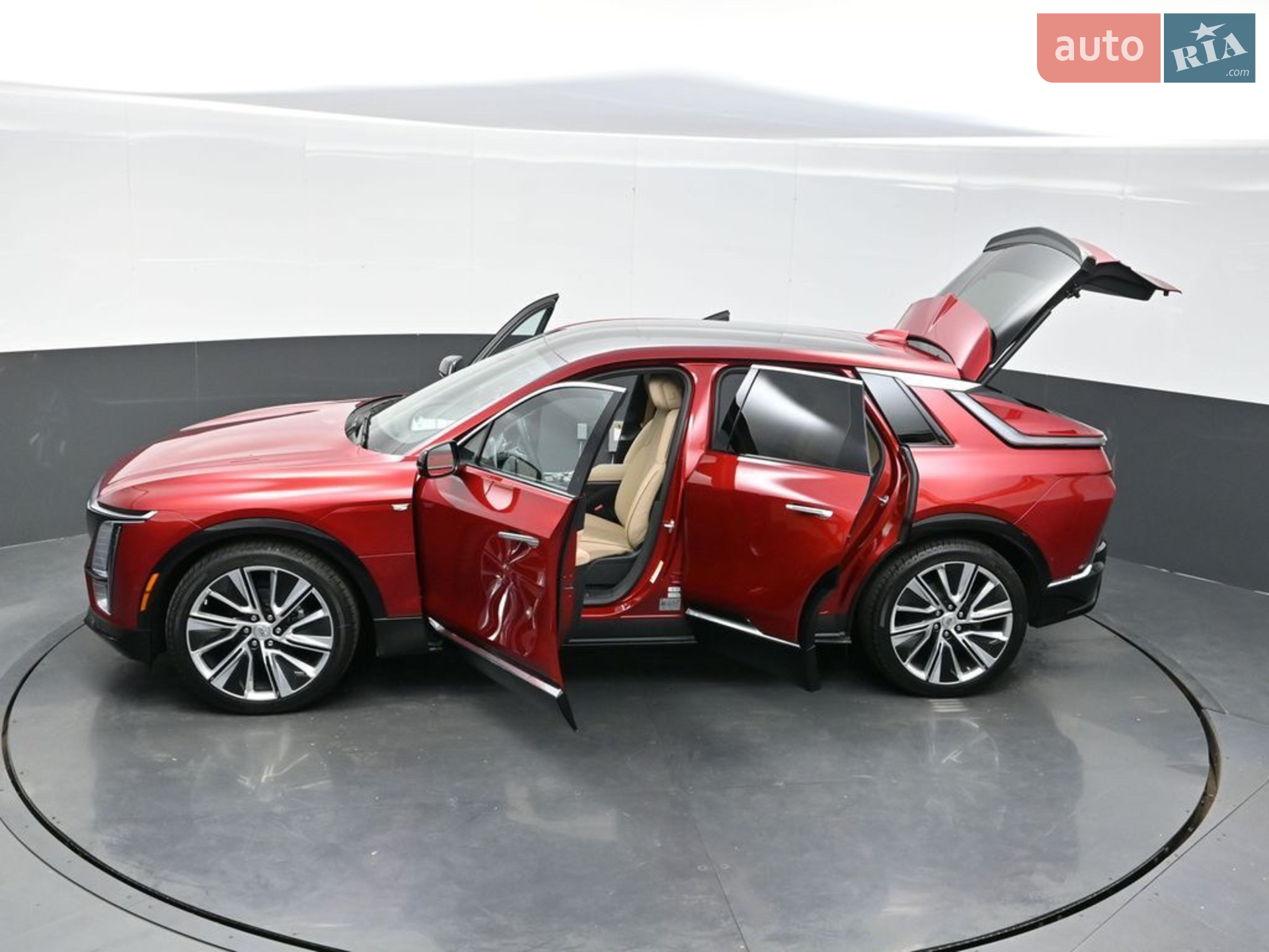 2023 Cadillac Lyriq - фото 1