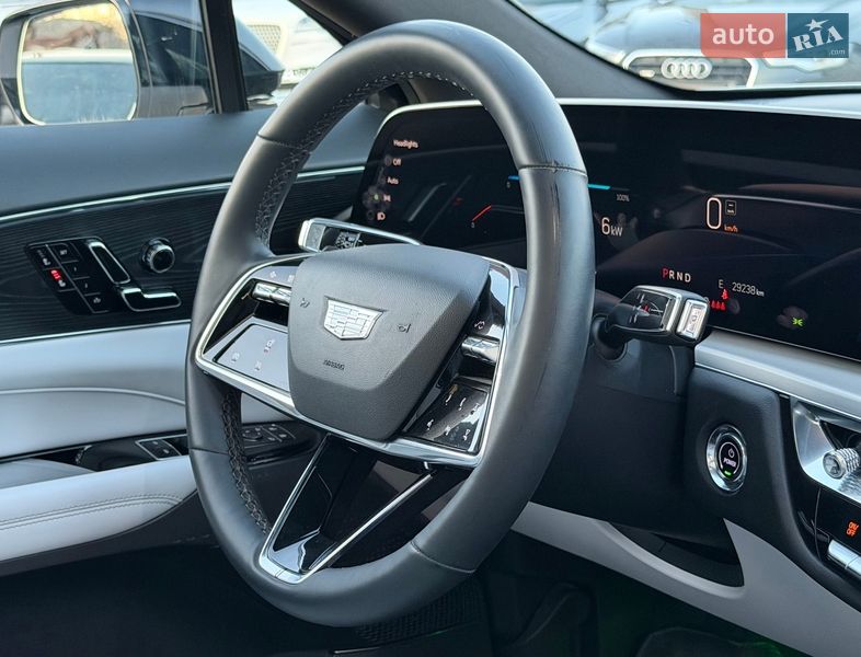 Внедорожник / Кроссовер Cadillac Lyriq 2023 в Харькове
