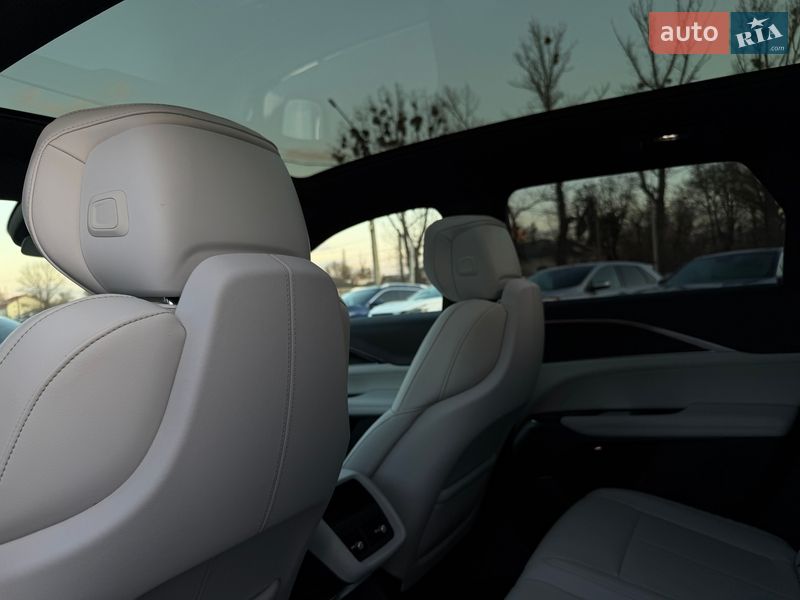 Внедорожник / Кроссовер Cadillac Lyriq 2023 в Харькове