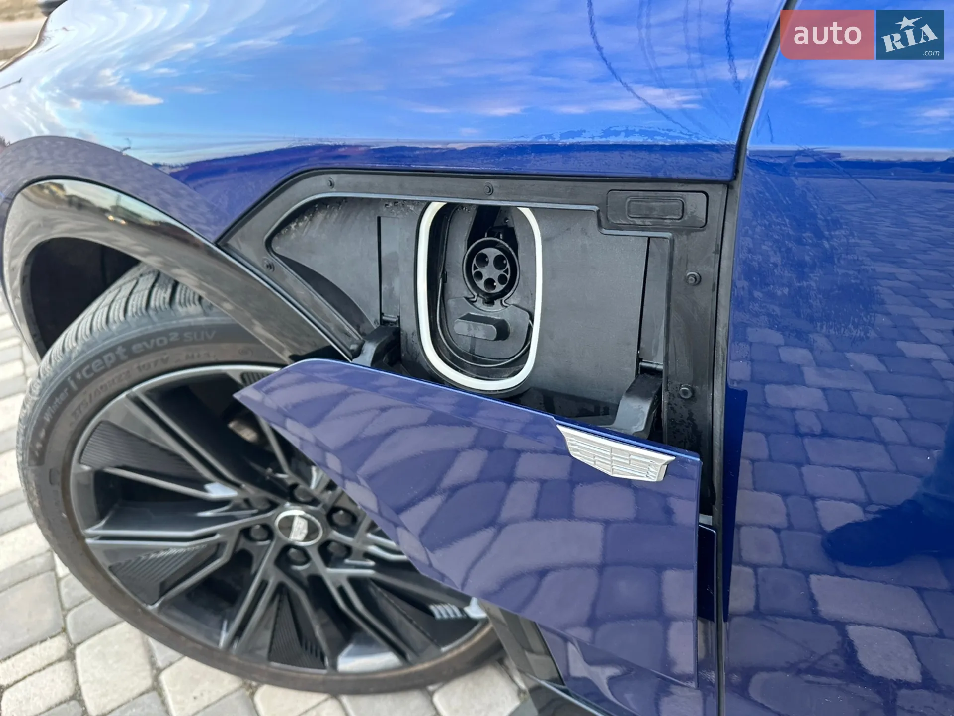 2023 Cadillac Lyriq - мініатюра 25