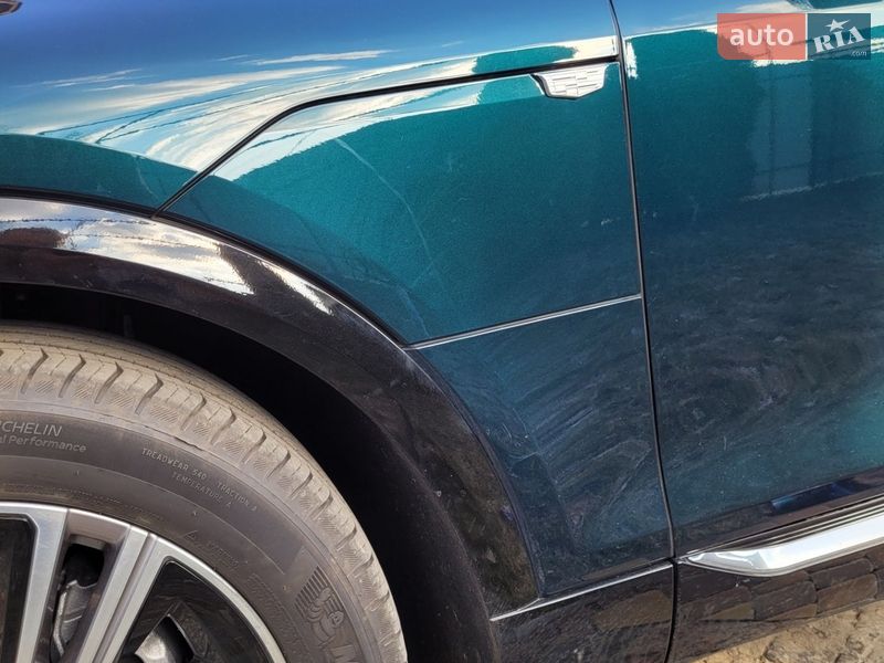 Внедорожник / Кроссовер Cadillac Lyriq 2024 в Киеве