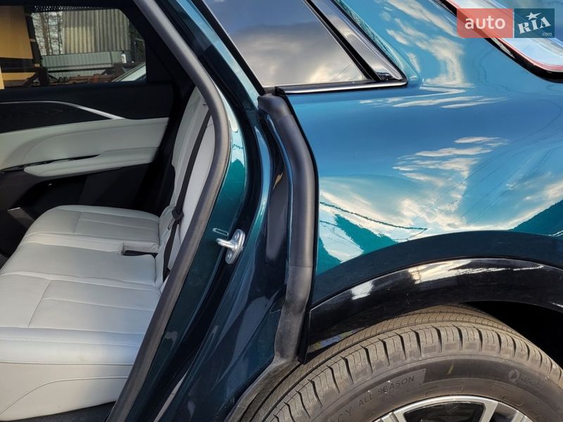 Внедорожник / Кроссовер Cadillac Lyriq 2024 в Киеве