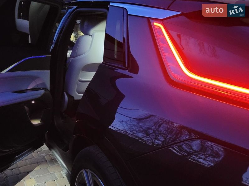 Внедорожник / Кроссовер Cadillac Lyriq 2024 в Киеве