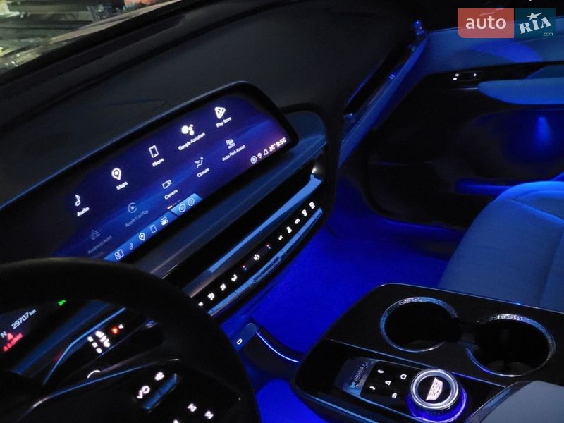 Внедорожник / Кроссовер Cadillac Lyriq 2024 в Киеве