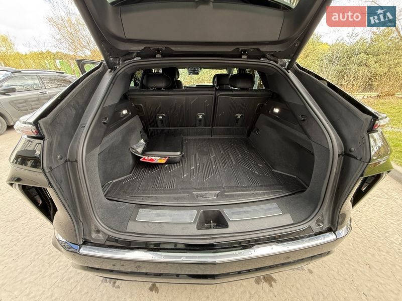 Внедорожник / Кроссовер Cadillac Lyriq 2024 в Новояворовске