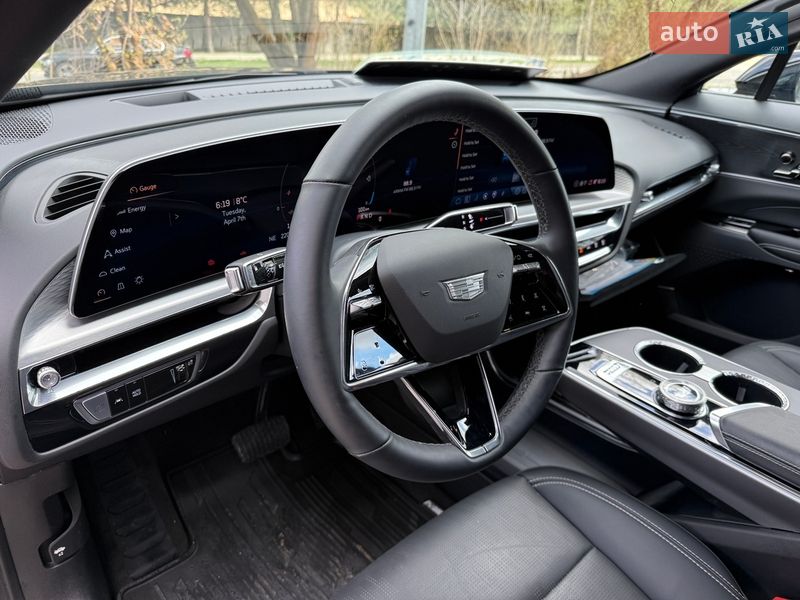 Внедорожник / Кроссовер Cadillac Lyriq 2024 в Новояворовске