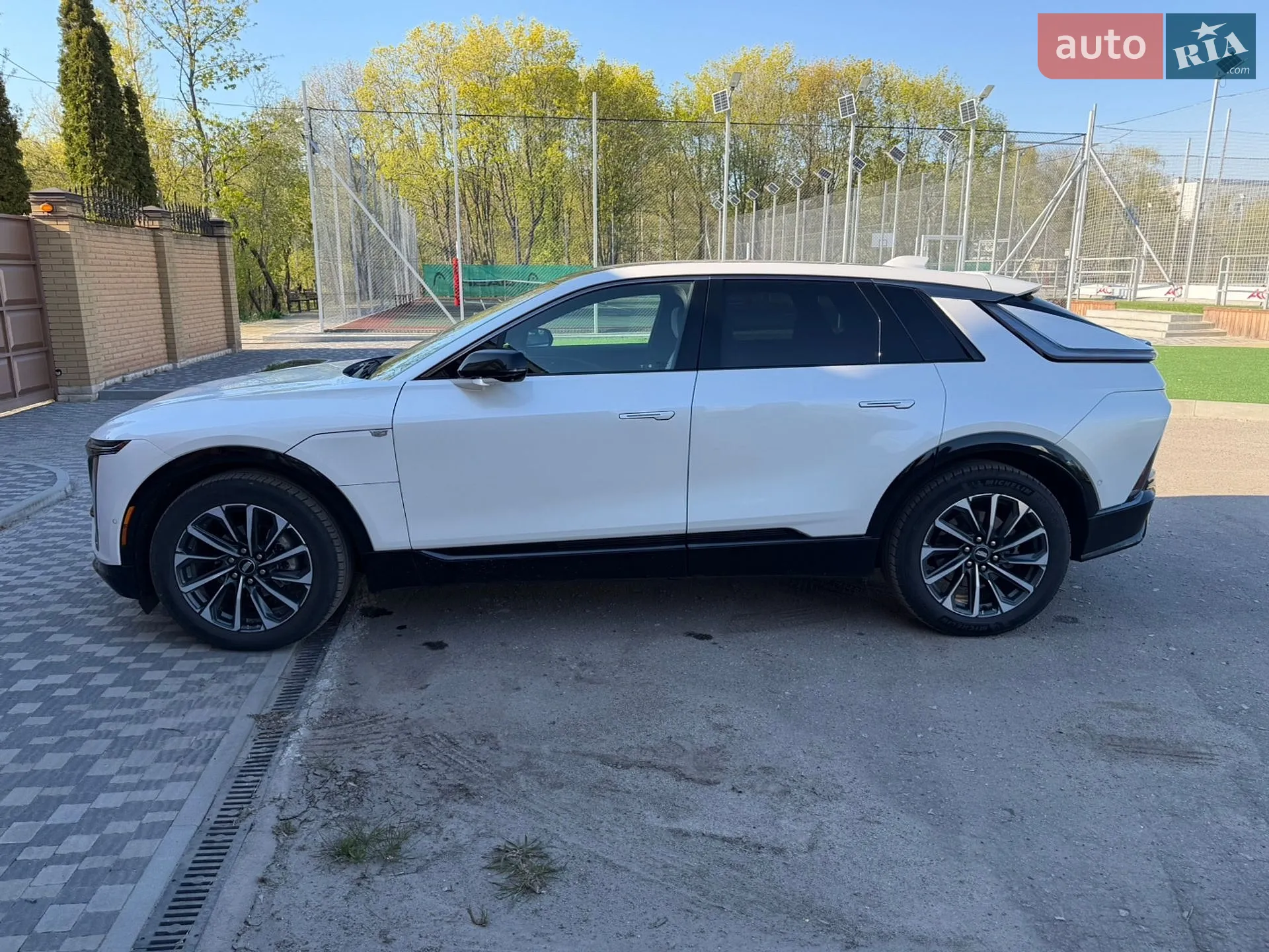 2023 Cadillac Lyriq - мініатюра 2