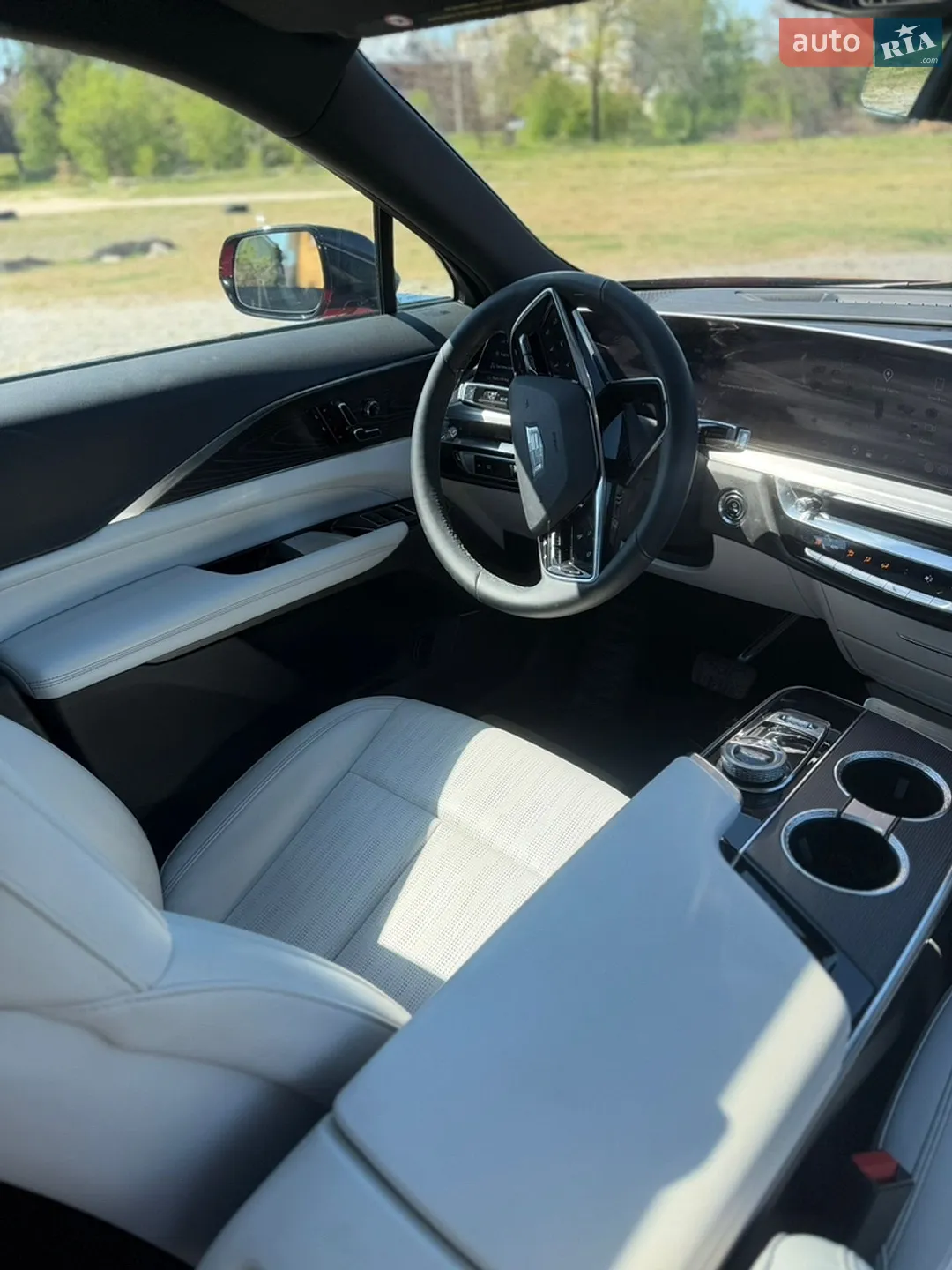 2023 Cadillac Lyriq - мініатюра 9