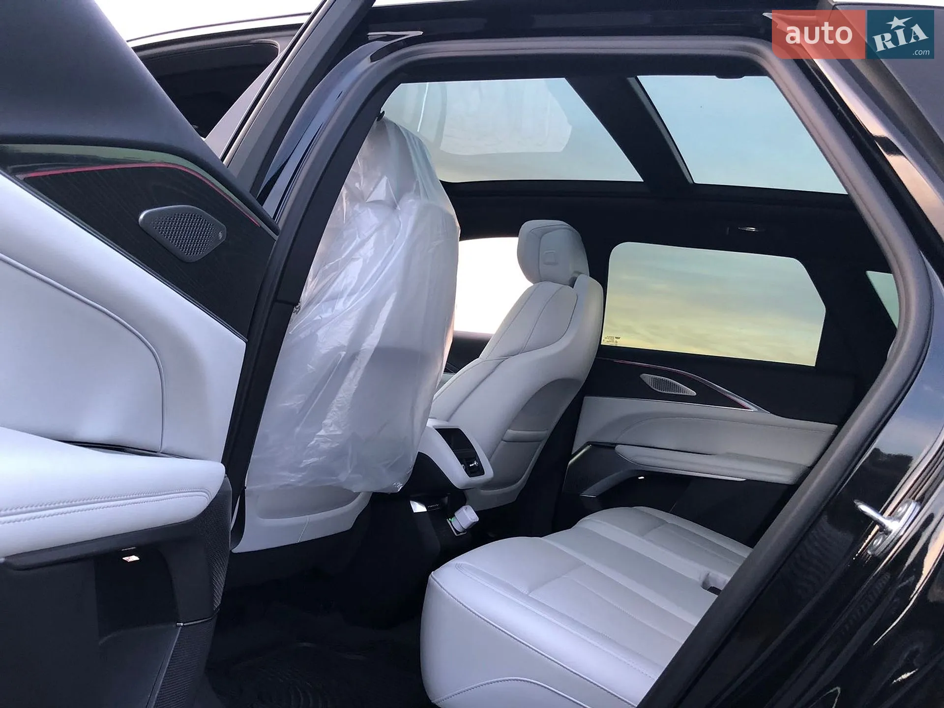 2024 Cadillac Lyriq - мініатюра 39