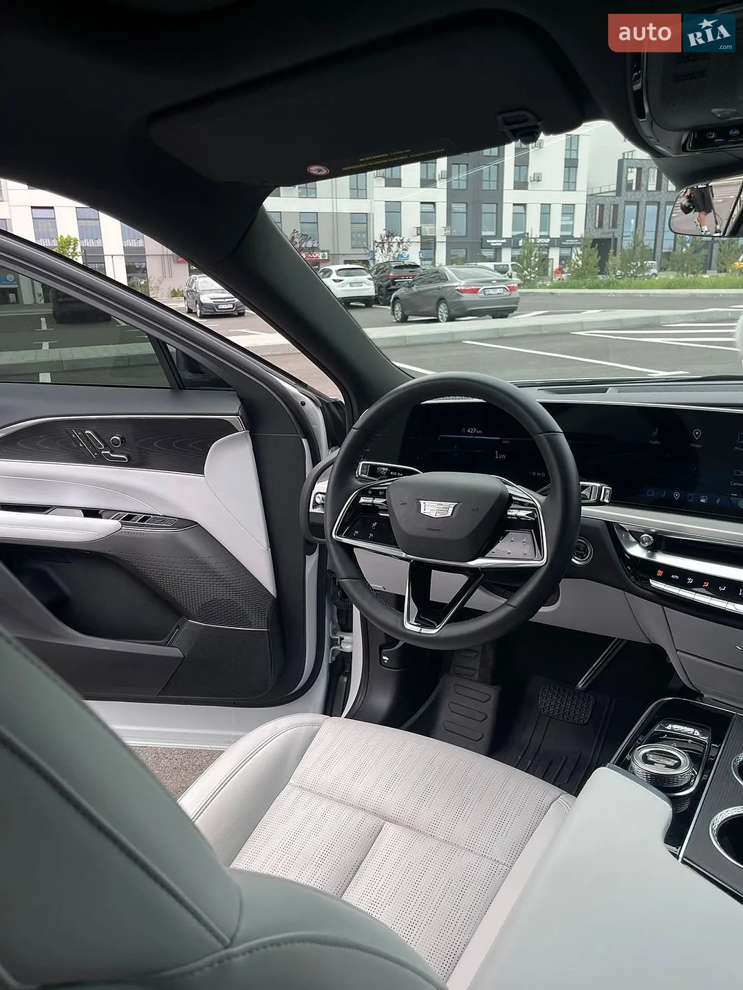 2023 Cadillac Lyriq - мініатюра 11