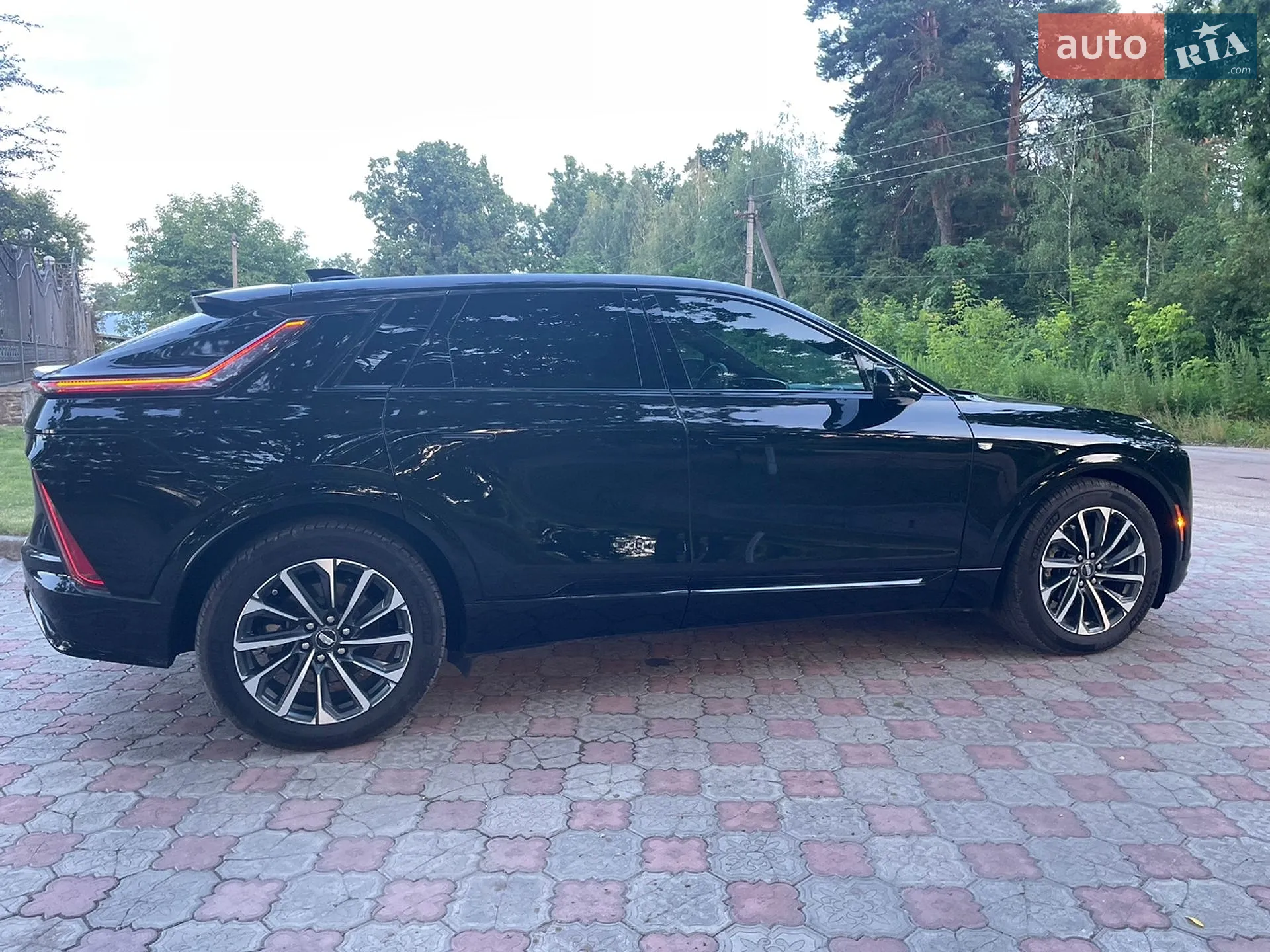 2023 Cadillac Lyriq - мініатюра 9