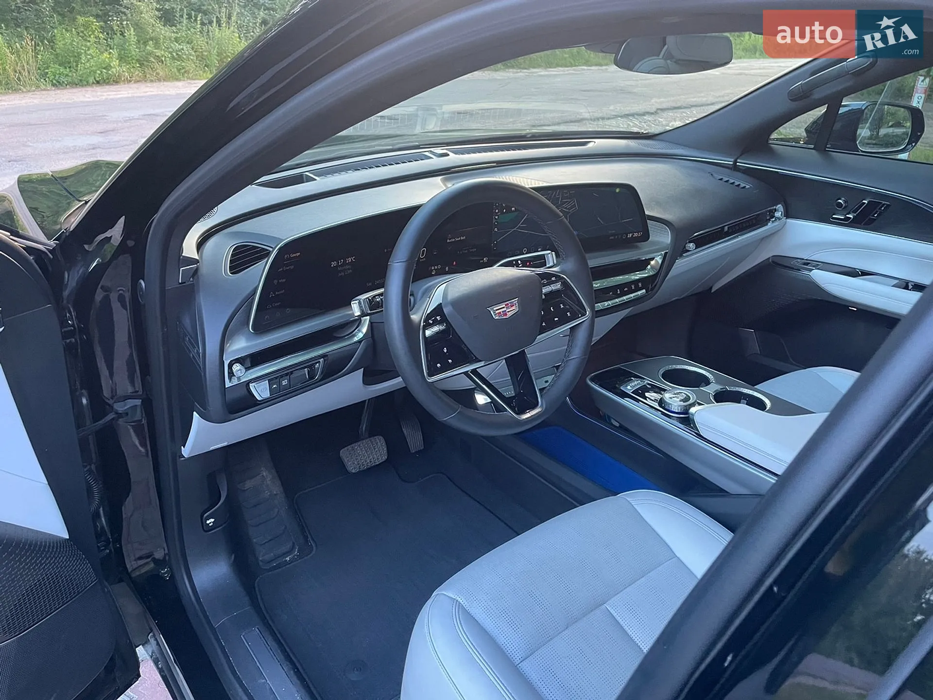 2023 Cadillac Lyriq - мініатюра 17