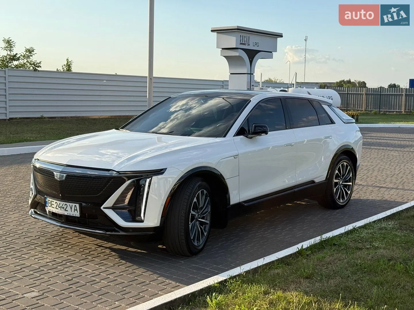 2024 Cadillac Lyriq - мініатюра 3
