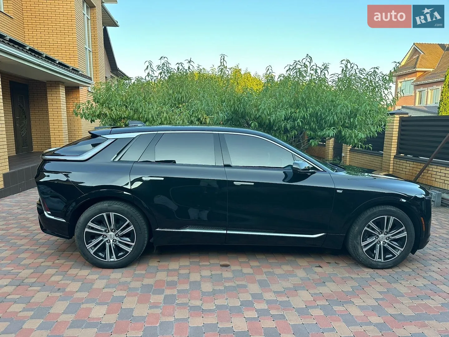 2023 Cadillac Lyriq - мініатюра 4