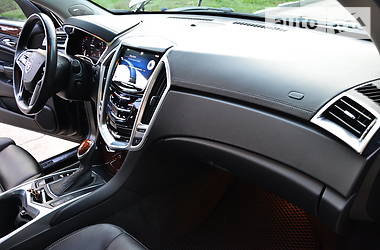 Позашляховик / Кросовер Cadillac SRX 2014 в Житомирі