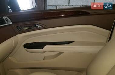 Внедорожник / Кроссовер Cadillac SRX 2014 в 