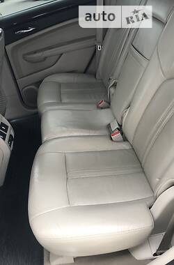 Позашляховик / Кросовер Cadillac SRX 2010 в 
