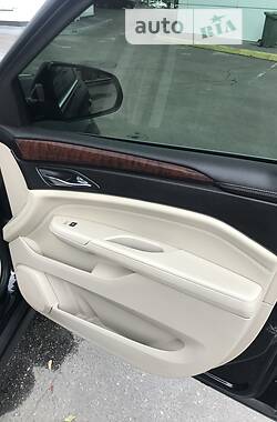 Позашляховик / Кросовер Cadillac SRX 2010 в 