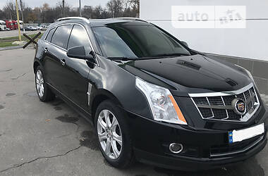 Позашляховик / Кросовер Cadillac SRX 2010 в 