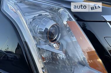Внедорожник / Кроссовер Cadillac SRX 2010 в 