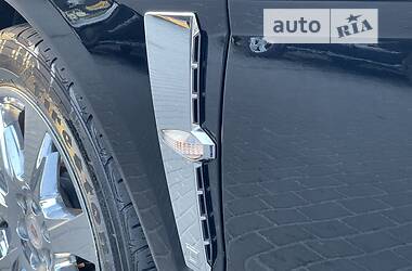 Внедорожник / Кроссовер Cadillac SRX 2010 в 