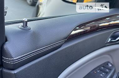 Внедорожник / Кроссовер Cadillac SRX 2010 в 