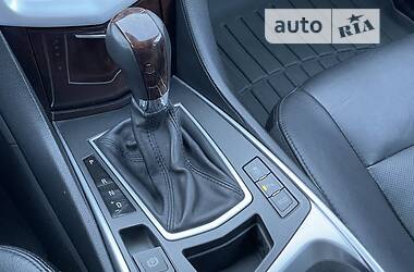 Внедорожник / Кроссовер Cadillac SRX 2010 в 