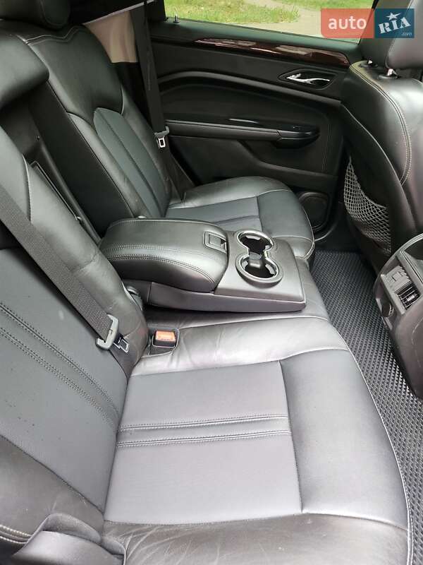 Позашляховик / Кросовер Cadillac SRX 2013 в Києві