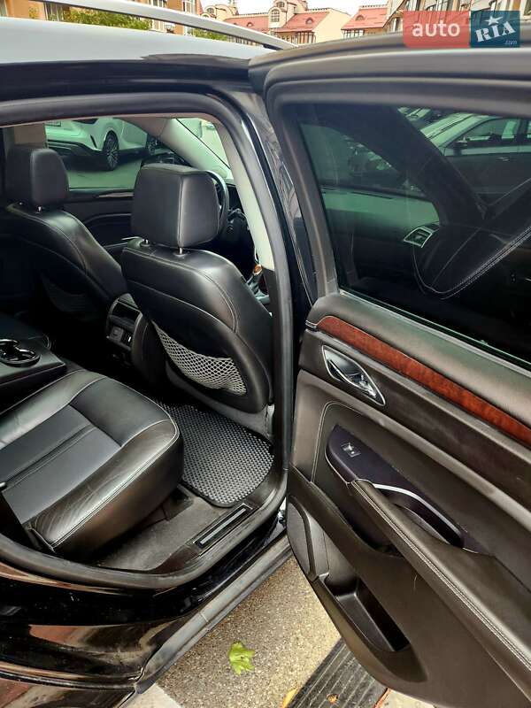 Позашляховик / Кросовер Cadillac SRX 2013 в Києві
