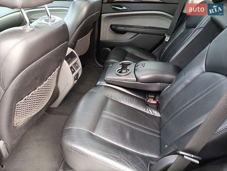 Позашляховик / Кросовер Cadillac SRX 2011 в Броварах