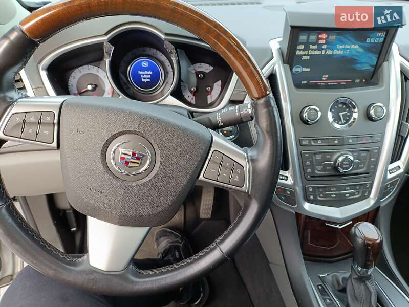 Позашляховик / Кросовер Cadillac SRX 2011 в Броварах